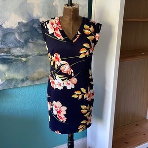 # En Focus size 8 Classic Floral Dress